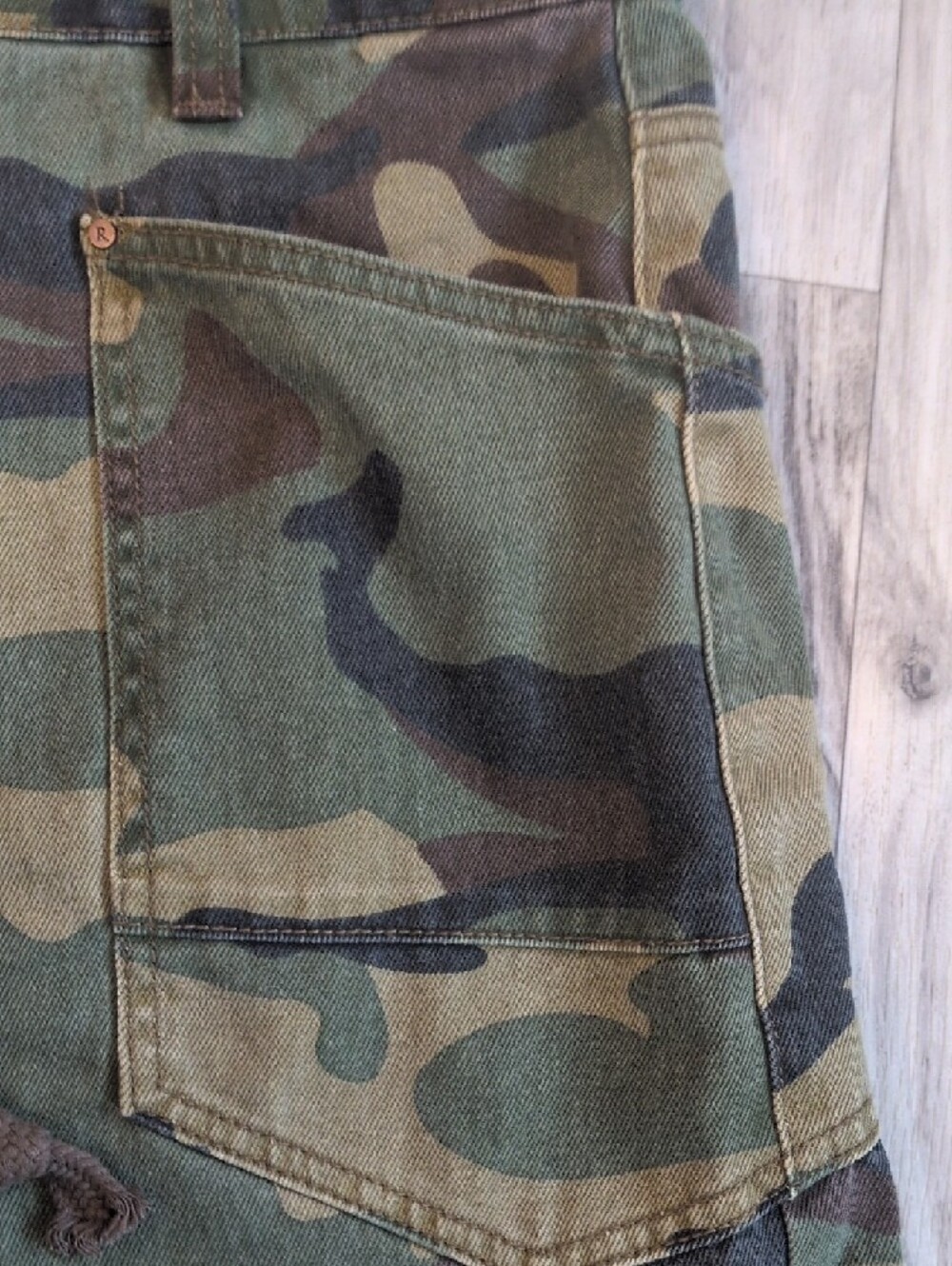 Women’s Camouflage Cargo Shorts with Drawstring Waist - Picture 9 of 14